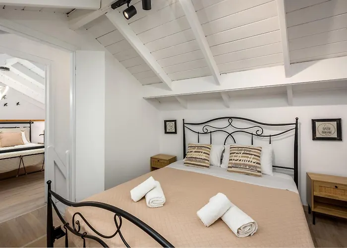 Marias Sea House *